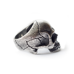 Кольцо серебряное череп, чернение. Ivan Shkuratov