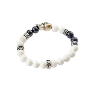 Браслет серебряный, бронза, чернение, шары сделаны из природного агата и коралла. Размер шаров 8 мм. 