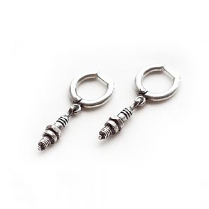 Серьга серебряная свеча, чернение.