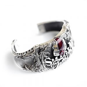 Браслет сделан для тату мастера Владислава Смагина