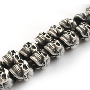 Байкерская атрибутика-Байкерский браслет серебряный Черепа, чернение.
