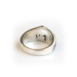 Кольцо серебряное Королевская лилия Франции, чернение.