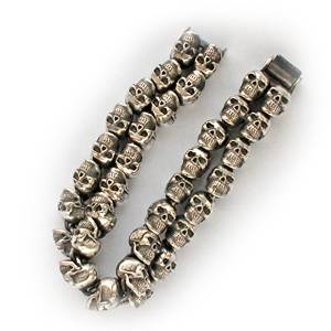 Байкерская атрибутика-Байкерский браслет серебряный Черепа, чернение.